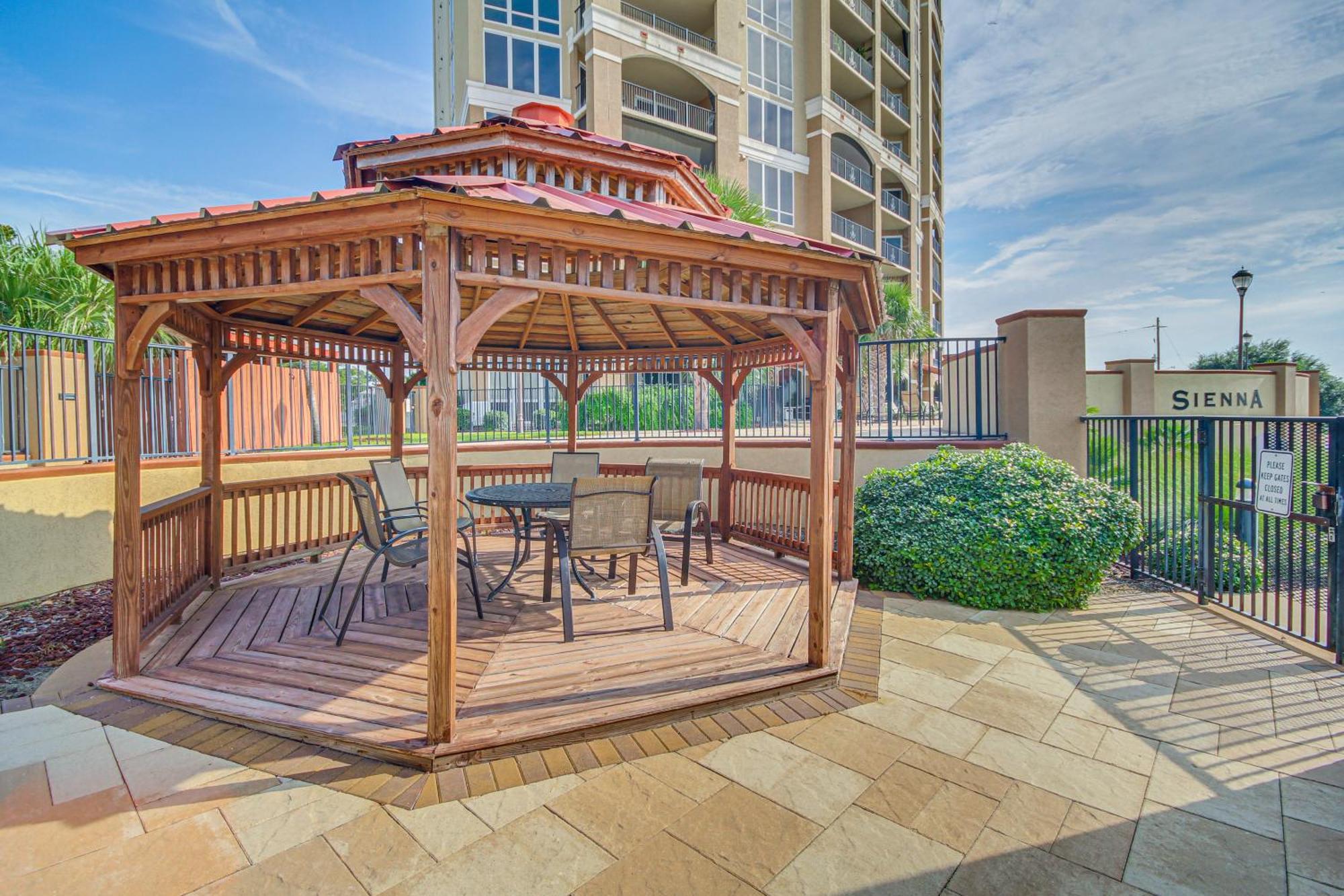 Sleek Gulfport Condo With Ocean Views And Pool Access! 외부 사진