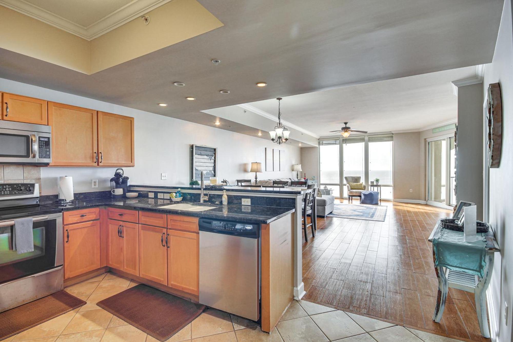 Sleek Gulfport Condo With Ocean Views And Pool Access! 외부 사진